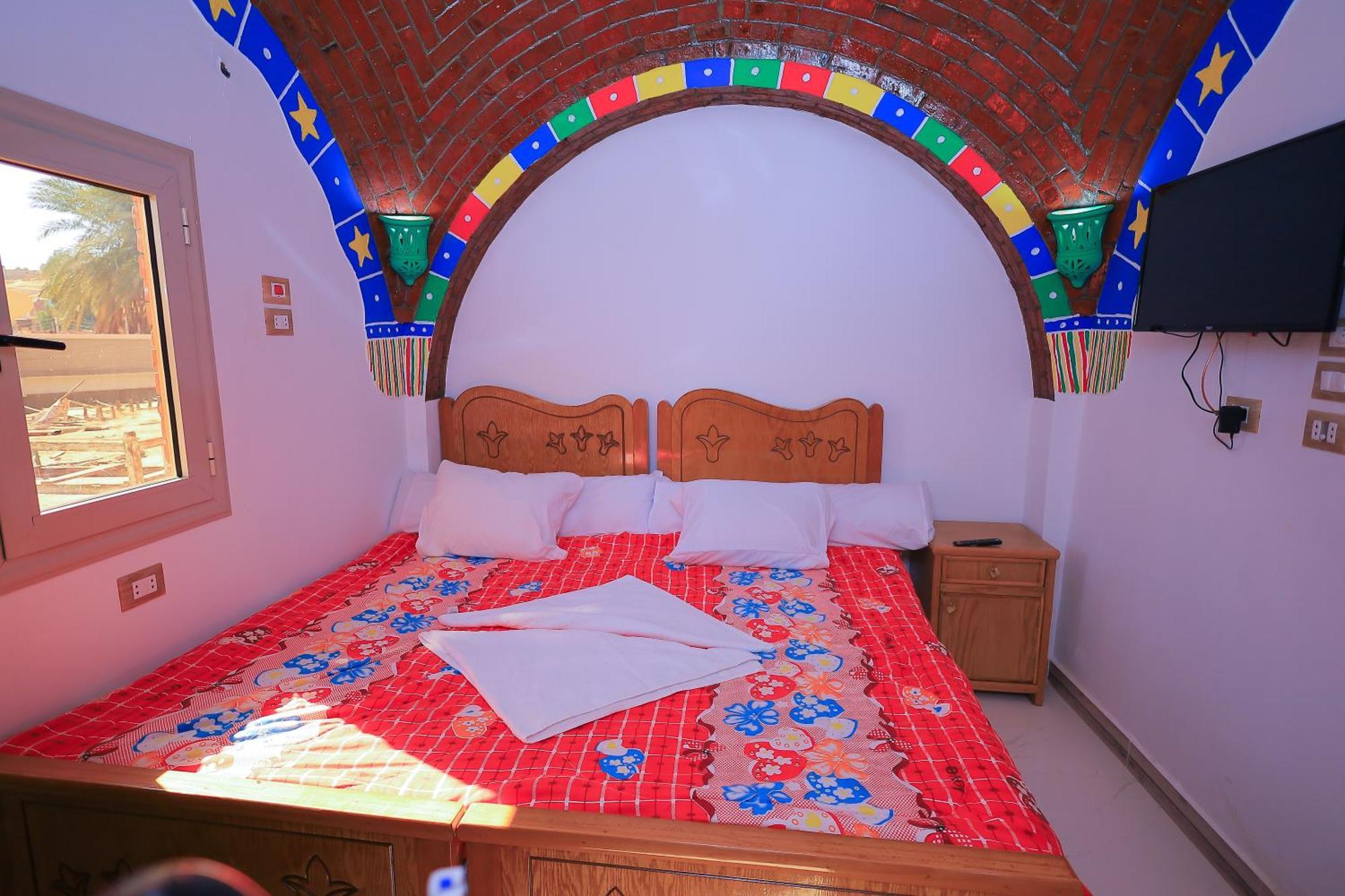 Nubian Popeye - Roof - Nile View Hotel