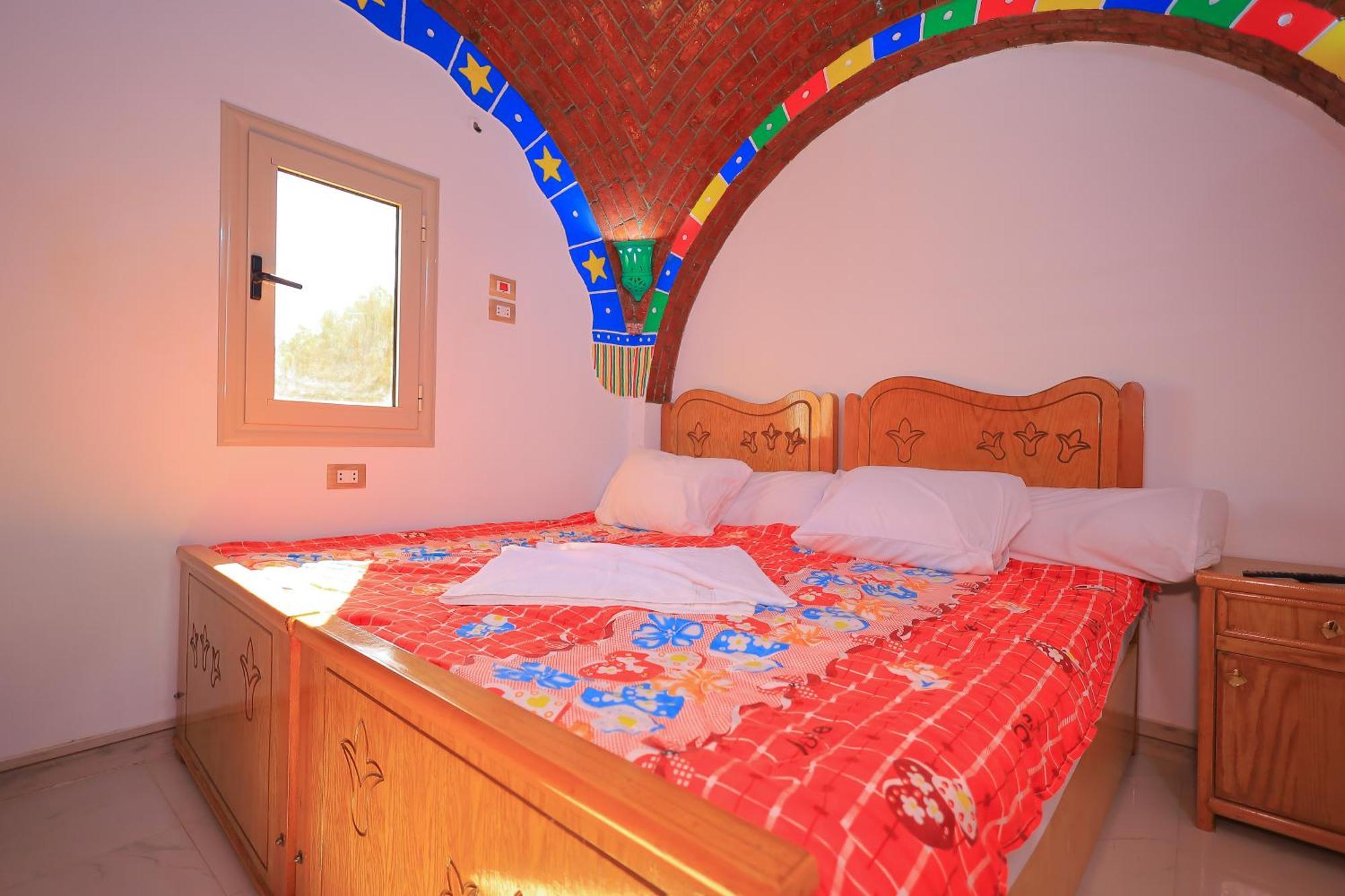 Nubian Popeye - Roof - Nile View Hotel Assuan